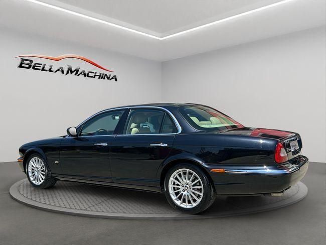 Usado Jaguar XJ6 Executive 209 CV (153 kW) 2006 Negro Berlina