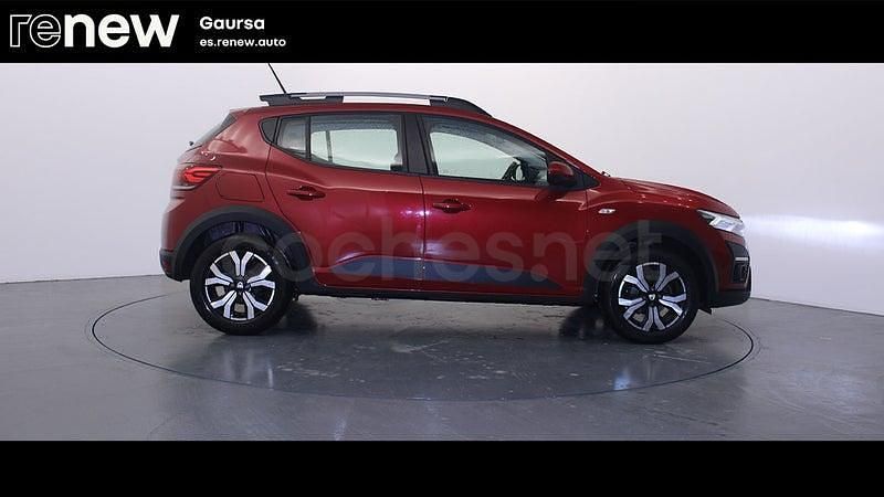 Usado Dacia Sandero Comfort 91 CV (66 kW) 2022 Rojo Berlina