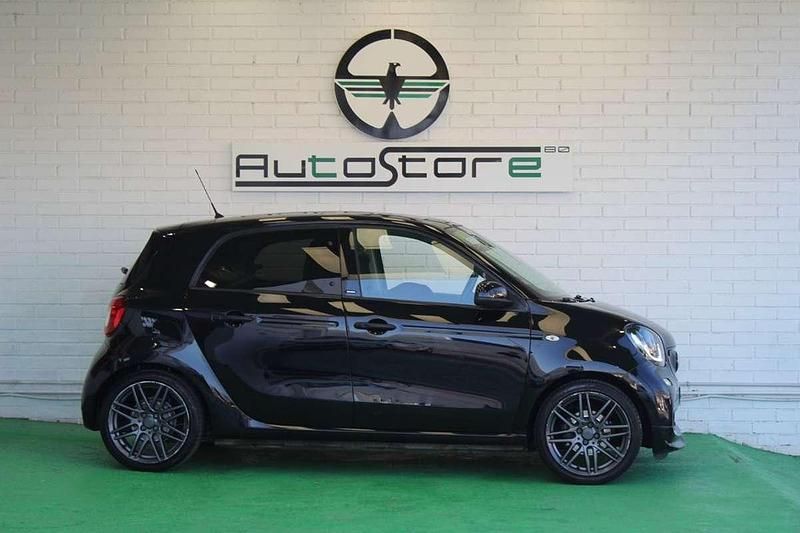 Usado Smart ForFour Passion 90 CV (66 kW) 2017 Negro Utilitario