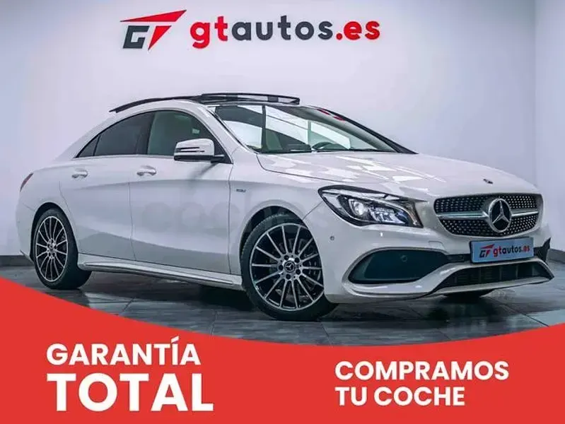 Usado Mercedes CLA220 177 CV (130 kW) 2017 Blanco Berlina