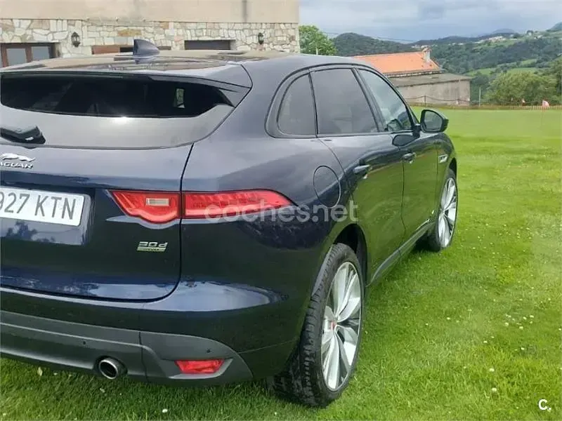 Usado Jaguar F-Pace First Edition 300 CV (220 kW) 2016 Azul SUV