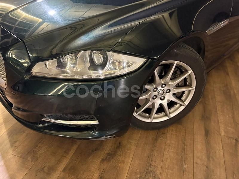 Usado Jaguar XJ Premium Luxury 275 CV (202 kW) 2010 Verde Berlina