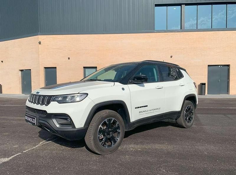 Usado Jeep Compass Trailhawk 241 CV (177 kW) 2022 Blanco SUV