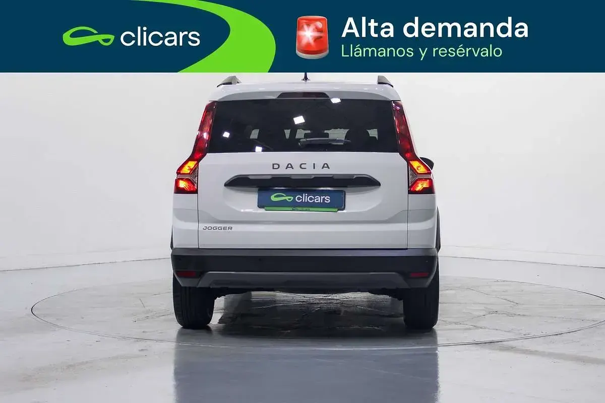 Usado Dacia Jogger Extreme 101 CV (74 kW) 2022 Blanco Monovolumen
