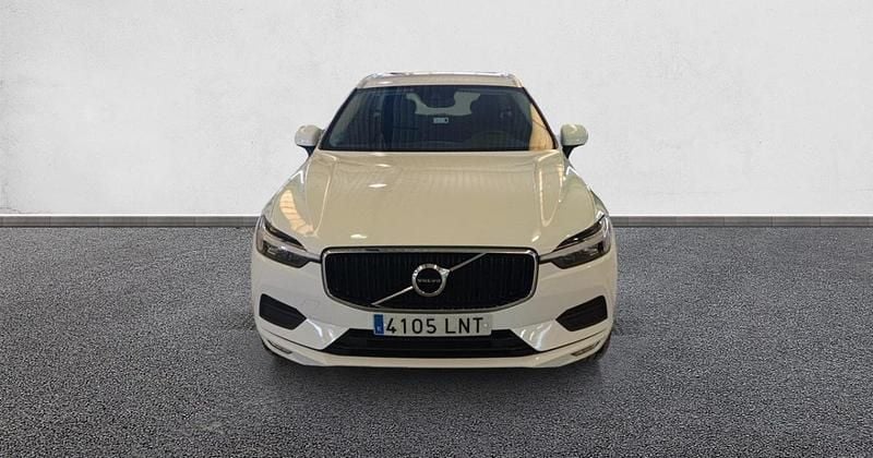 Käytetty Volvo XC60 Momentum 197 HP (144 kW) 2021 Katumaasturi