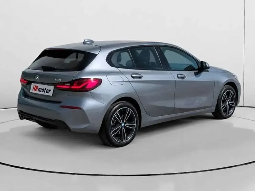 Usado BMW 116 Comfort Edition 109 CV (80 kW) 2021 Gris Utilitario