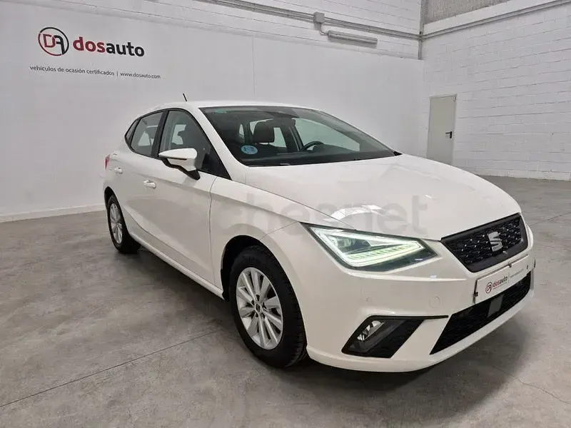 Usado Seat Ibiza Style Plus 110 CV (80 kW) 2022 Blanco Utilitario