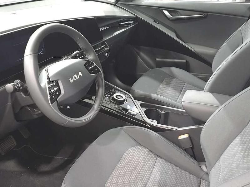 Usado Kia Niro 150 kW (204 HP) 2023 Branco SUV
