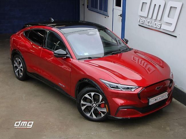 Usado Ford Mustang Mach-E Premium 258 kW (351 CV) 2022 Rojo SUV