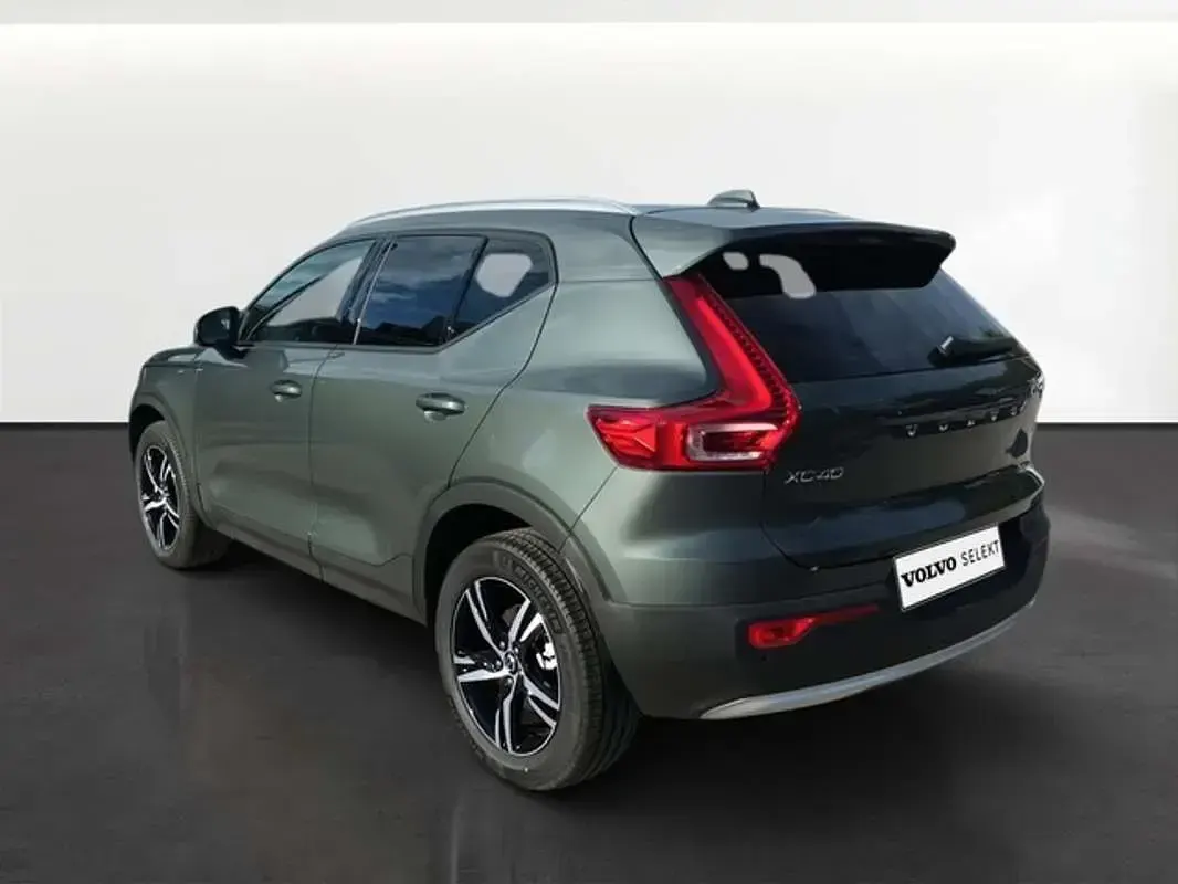 Nuevo Volvo XC40 Core 163 CV (119 kW) 2025 Plateado SUV