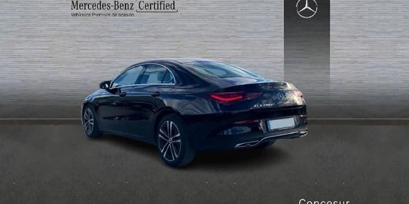 Usado Mercedes CLA200 150 CV (110 kW) 2024 Negro Berlina