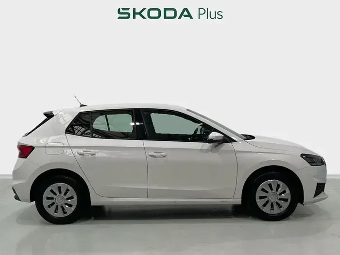 Usado Skoda Fabia Active 80 CV (58 kW) 2023 Blanco Utilitario