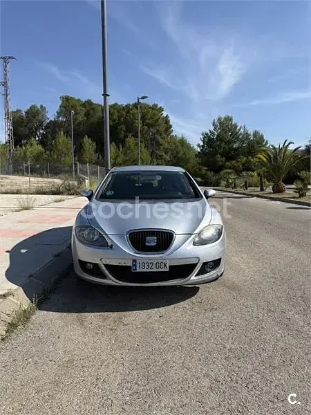 Usado Seat Leon Sport 125 CV (91 kW) 2008 Gris / plata Utilitario