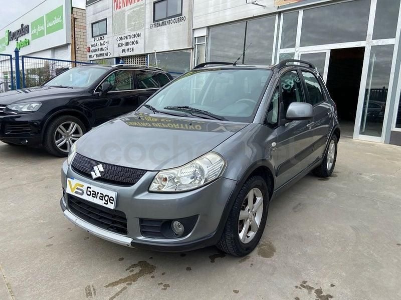 Usado Suzuki SX4 GLX 120 CV (88 kW) 2008 Gris / plata SUV