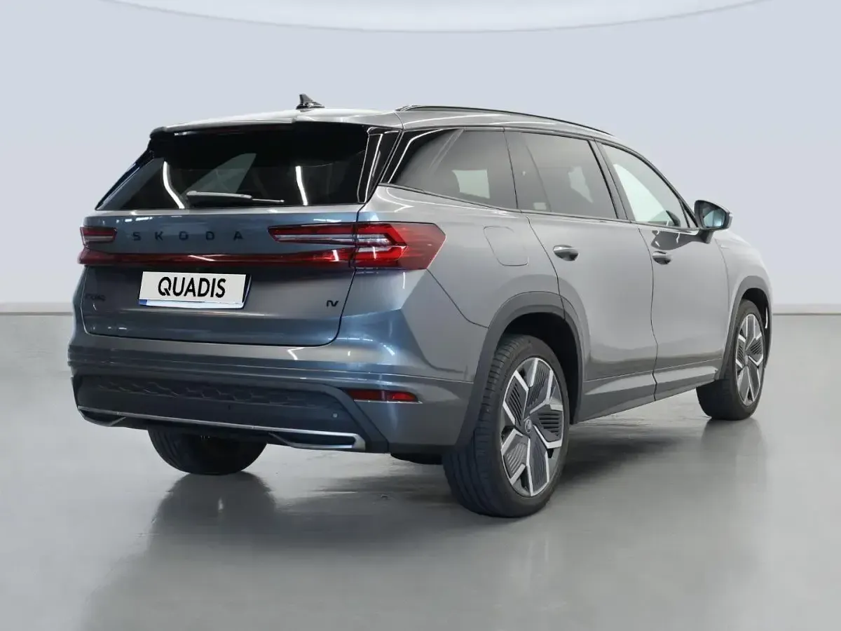 Usado Skoda Kodiaq SportLine 204 CV (150 kW) 2026 Gris SUV