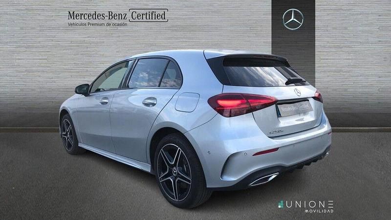 Usado Mercedes A250 218 CV (160 kW) 2024 Gris Berlina