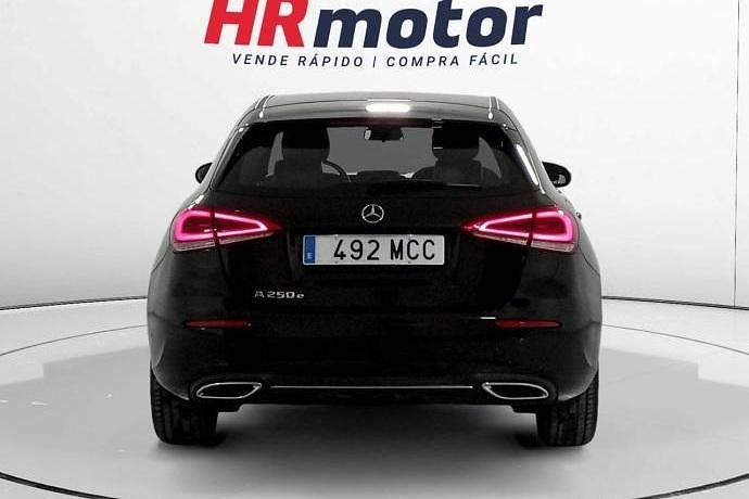 Usado Mercedes A250 218 CV (160 kW) 2022