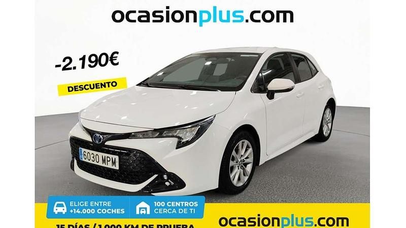 Blanco Usado 2024 Toyota Corolla Active Utilitario | 21.900 € (Precio justo) - Imagen 1/4