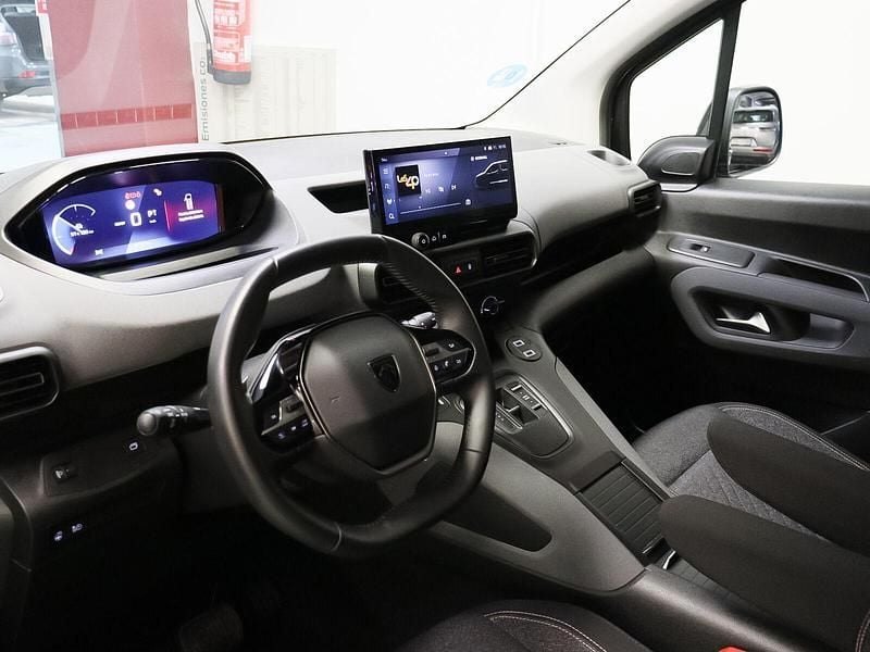 Usado Peugeot e-Rifter Allure 100 kW (136 CV) 2025 Verde Monovolumen