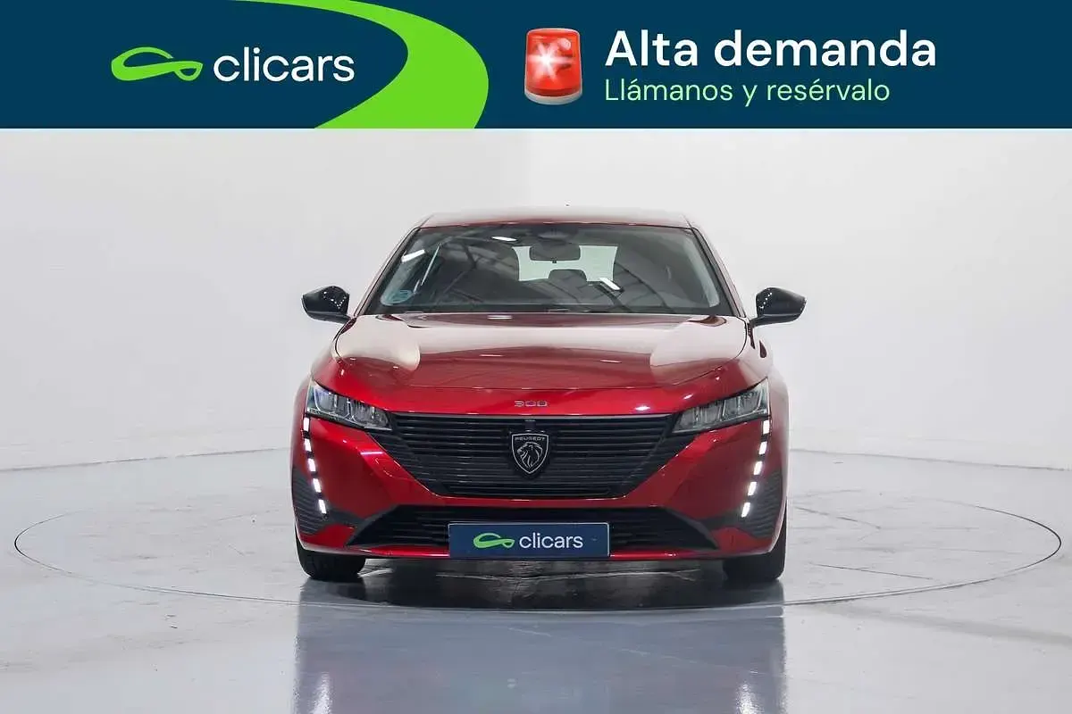 Usado Peugeot 308 Active 110 CV (80 kW) 2022 Rojo Utilitario