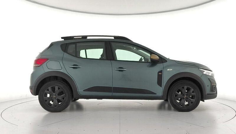 Usado Dacia Sandero Extreme 100 CV (73 kW) 2025 Verde Berlina
