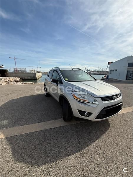 Usado Ford Kuga Trend 140 CV (102 kW) 2009 Gris / plata SUV