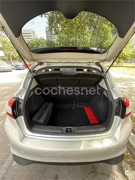 Usado Nissan Pulsar Tekna 110 CV (80 kW) 2015 Gris / plata Utilitario