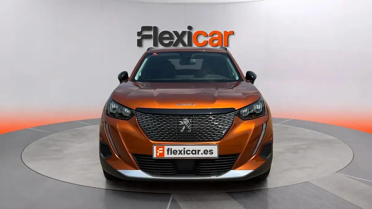 Usado Peugeot 2008 Allure 131 CV (96 kW) 2021 Naranja SUV