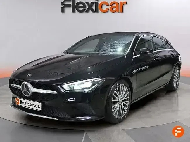 Usado Mercedes CLA220 Shooting Brake 190 CV (139 kW) 2020 Negro Familiar