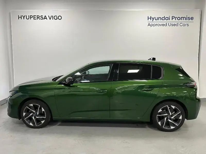 Usado Peugeot 308 Allure 130 CV (95 kW) 2022 Verde