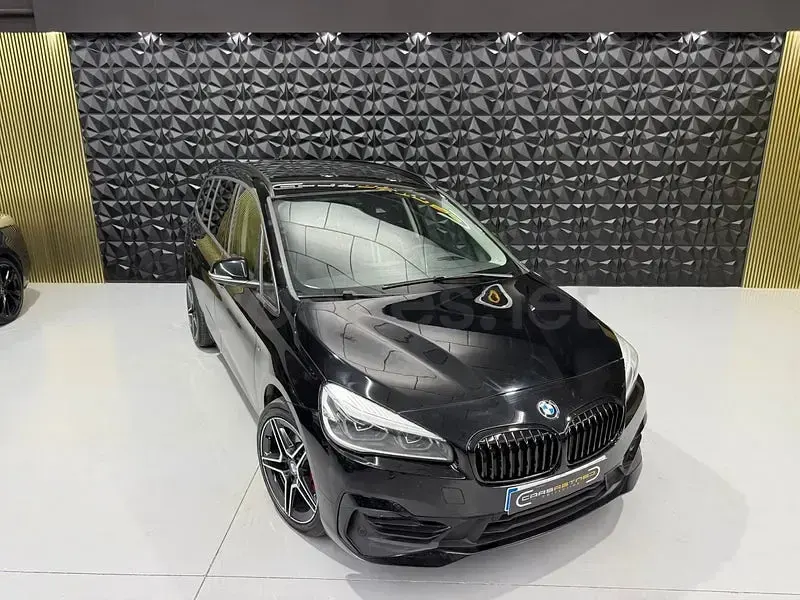 Usado BMW 218 150 CV (110 kW) 2018 Negro Familiar