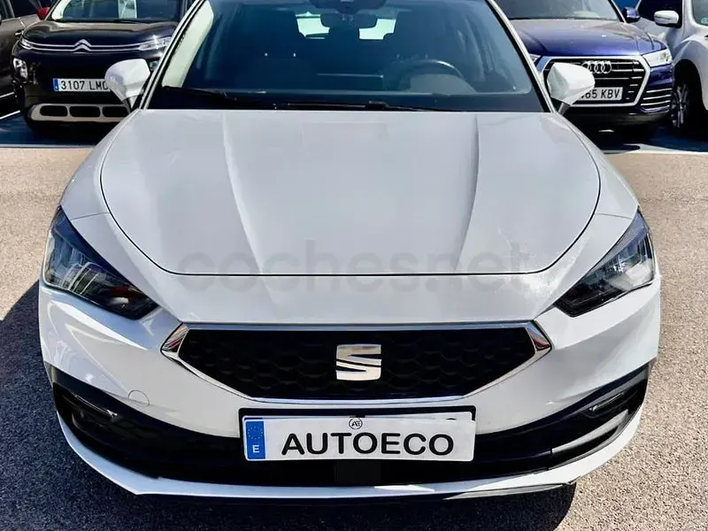 Usado Seat Leon Reference 90 CV (66 kW) 2021 Blanco Berlina