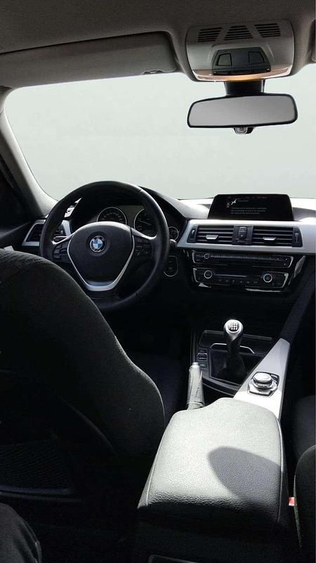 Usado BMW 318 150 CV (110 kW) 2016 Gris Berlina