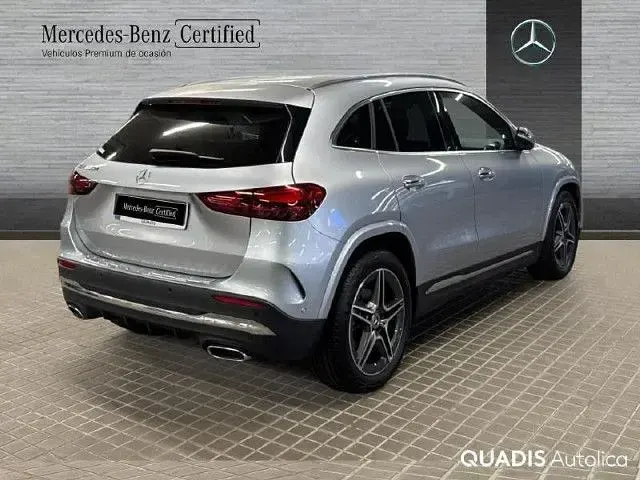Usado Mercedes GLA200 150 CV (110 kW) 2026 Plata hightech SUV