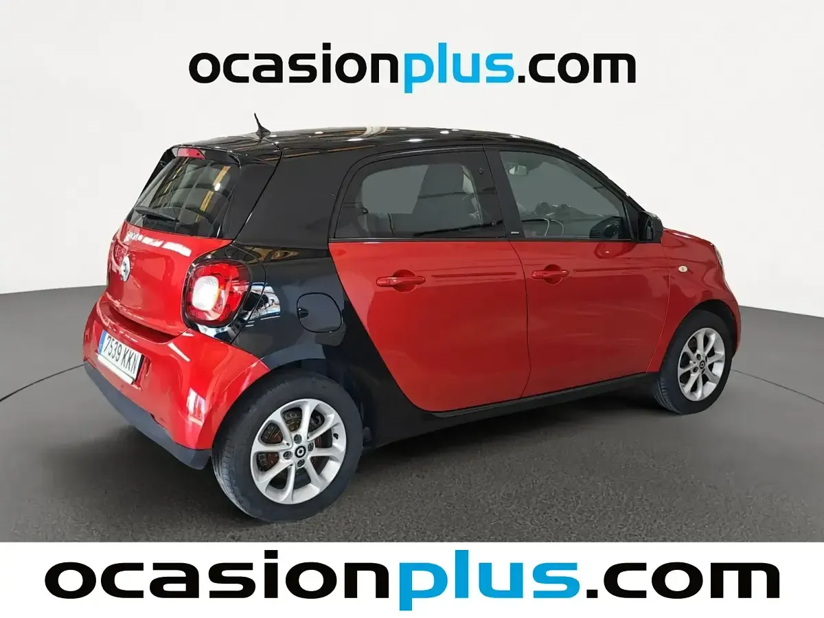 Usado Smart ForFour Passion 90 CV (66 kW) 2018 Rojo Utilitario