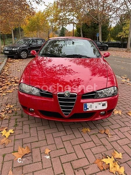 Rojo Usado 2004 Alfa Romeo 156 Distinctive Berlina | 3000 € - Imagen 1/4