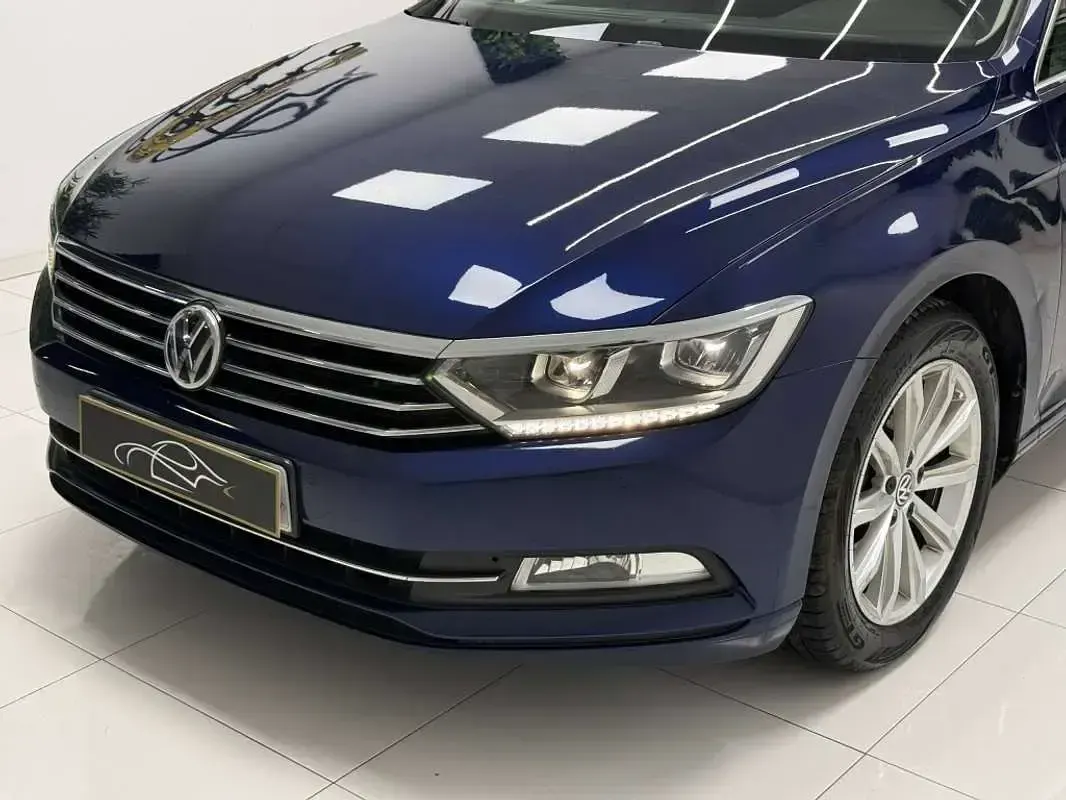 Usado VW Passat Advance 150 CV (110 kW) 2018 Azul Familiar