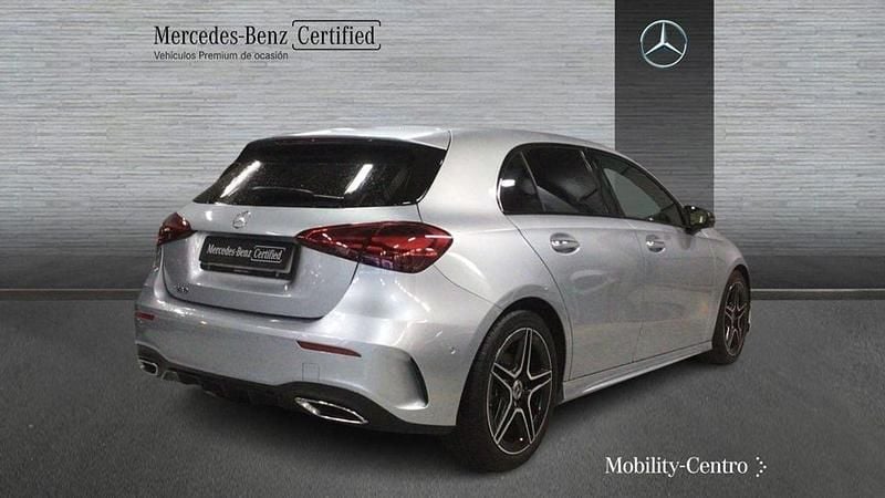 Usado Mercedes A180 136 CV (100 kW) 2024 Plateado Berlina