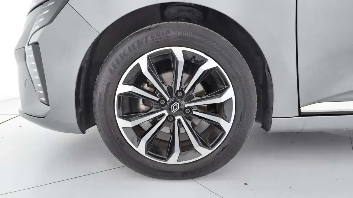 Usado Renault Clio Techno 101 CV (74 kW) 2025 Utilitario