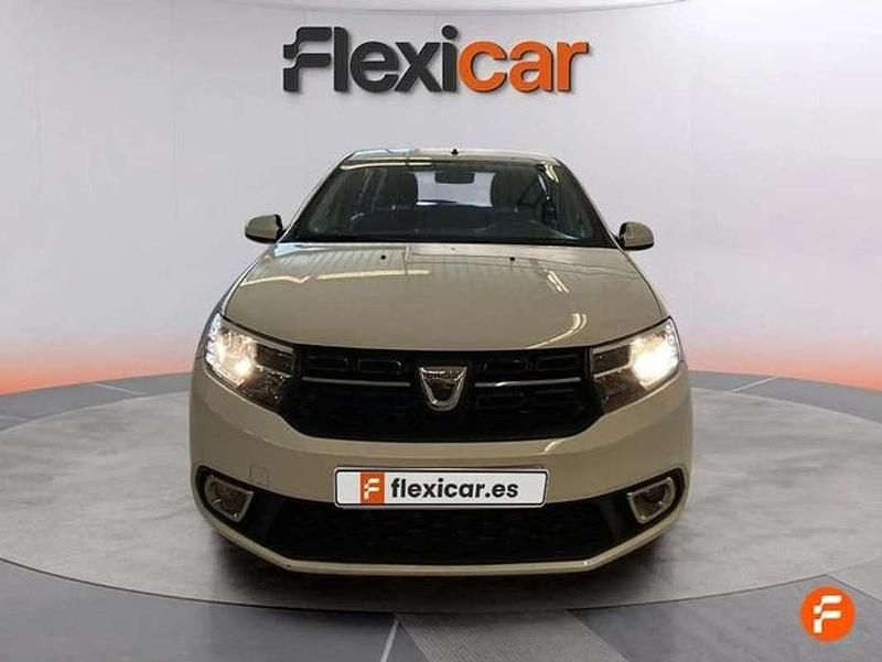 Usado Dacia Sandero Comfort 95 CV (69 kW) 2019 Blanco Utilitario
