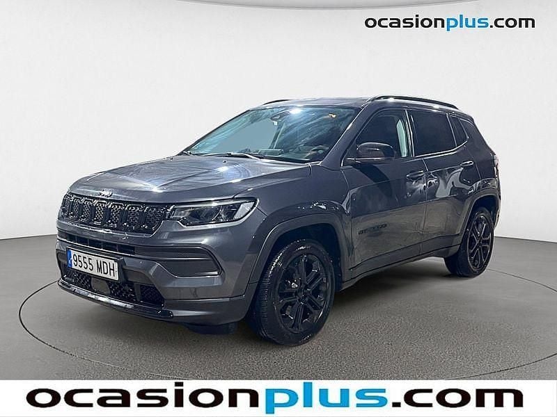 Usado Jeep Compass Night Eagle 130 CV (95 kW) 2023 Gris SUV