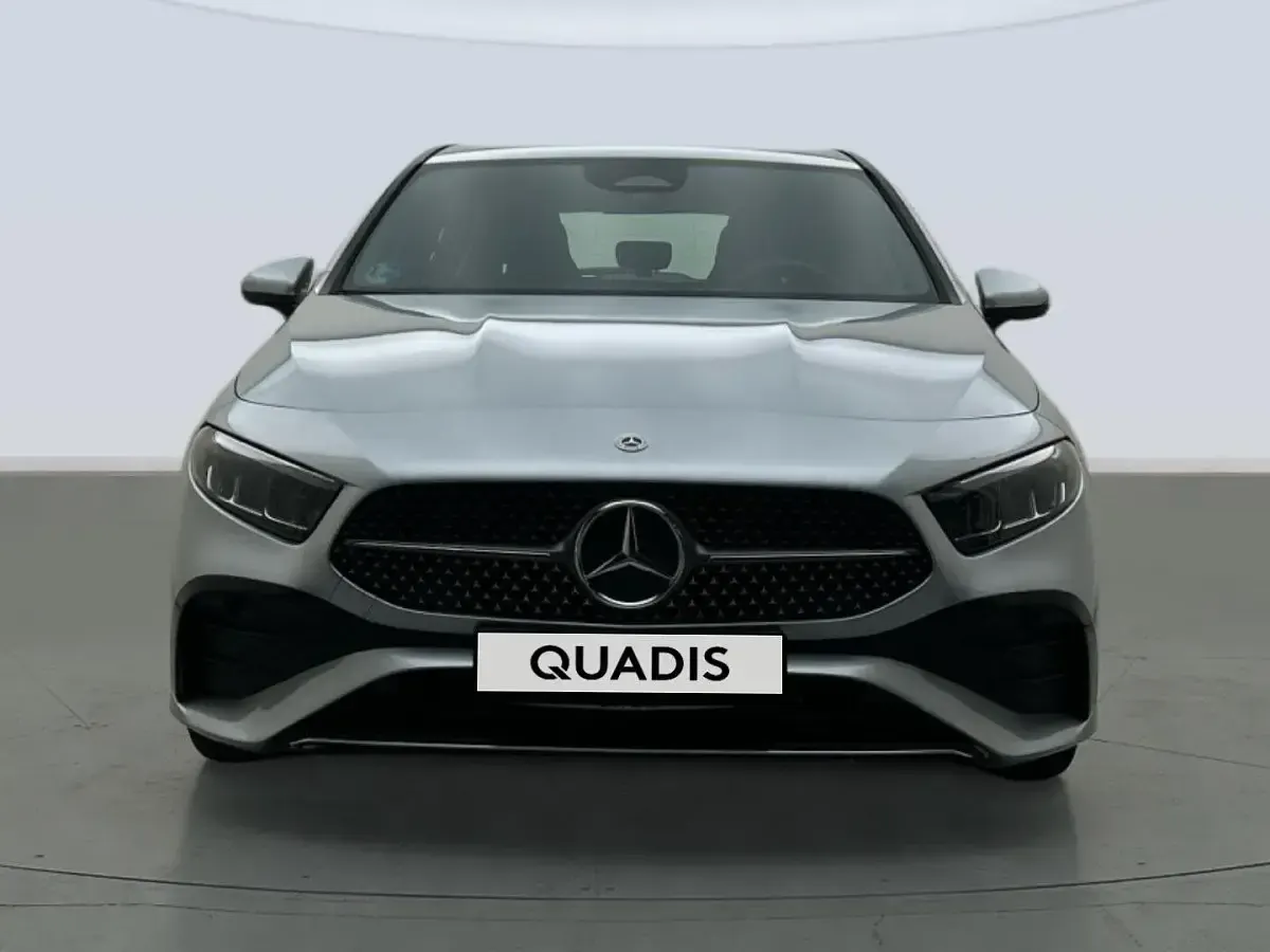 Usado Mercedes A180 136 CV (100 kW) 2025 Gris plata