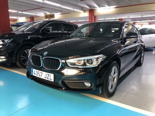 Negro Usado 2017 BMW 118 Utilitario | 15.500 € (Un poco caro) - Imagen 1/4