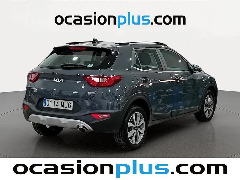 Usado Kia Stonic 120 CV (88 kW) 2023 Gris SUV