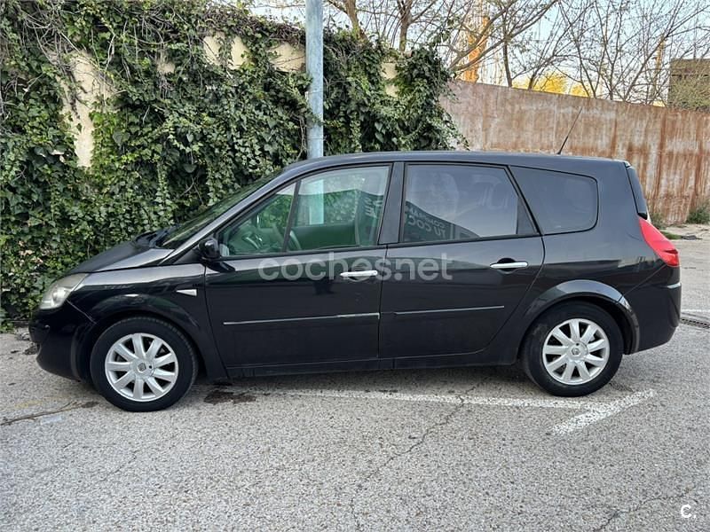 Usado Renault Grand Scénic II Dynamique 130 CV (95 kW) 2007 Negro Monovolumen