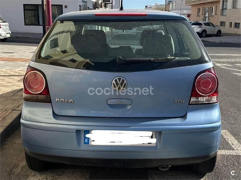 Usado VW Polo Edition 70 CV (51 kW) 2006 Azul Berlina