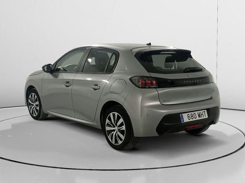 Usado Peugeot 208 Active 101 CV (74 kW) 2023 Gris Utilitario