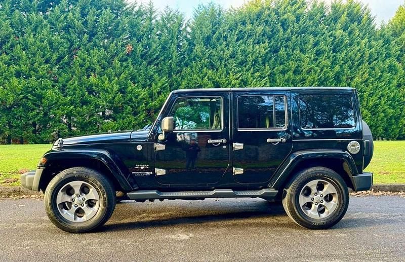Usado Jeep Wrangler Unlimited Sahara 200 CV (147 kW) 2019 Negro SUV