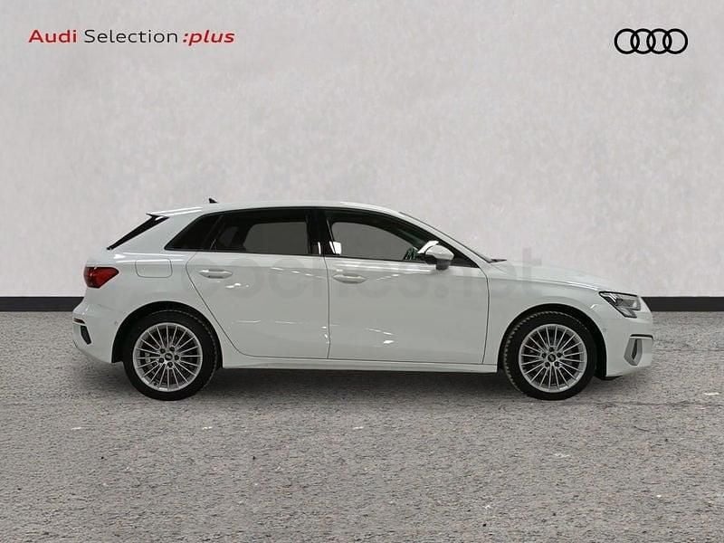 Käytetty Audi A3 Advanced Plus 150 HP (110 kW) 2021 Valkoinen Sedan