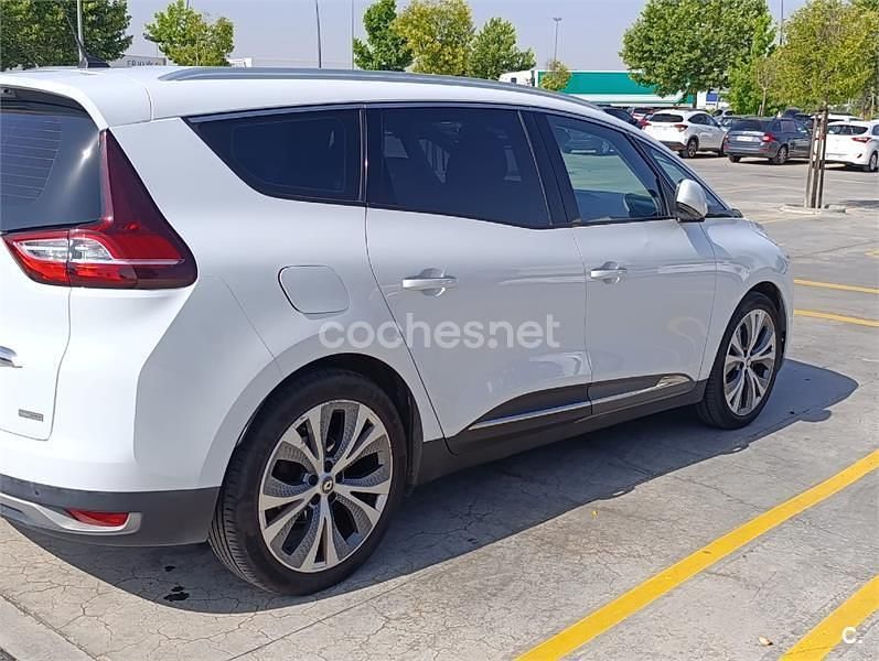 Usado Renault Scénic Zen 110 CV (80 kW) 2018 Blanco Monovolumen
